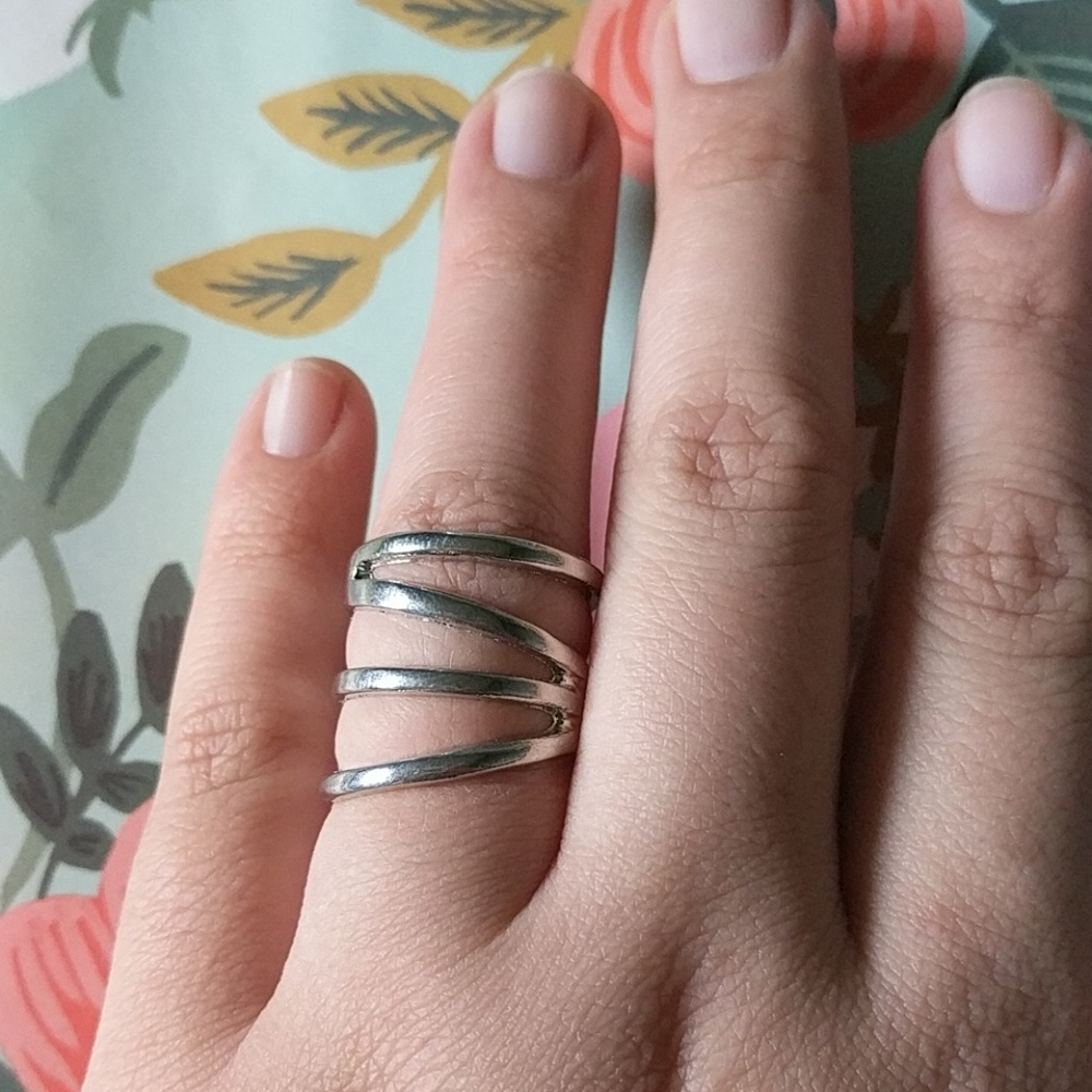 Size 7 silver multilayered ring